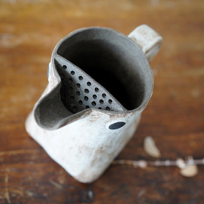 Ceramic Teapot with Built-in Strainer